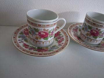 2 kopjes en schoteltjes China porselein vintage  beschikbaar voor biedingen