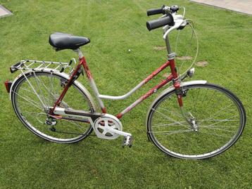 Mooie Damesfiets - Klassiek Model beschikbaar voor biedingen