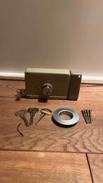 Yale 634-60 oplegslot linksdraaiend 3 sleutels compleet, Doe-het-zelf en Verbouw, Hang- en Sluitwerk, Ophalen of Verzenden, Slot