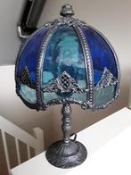 Zwaar antiek lampje blauw glas met lood h 30 cm, Ophalen of Verzenden
