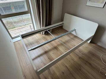IKEA bed frame 140x200 - afbeelding 1