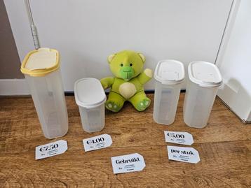 Tupperware ruimtespaarders wit en geel beschikbaar voor biedingen