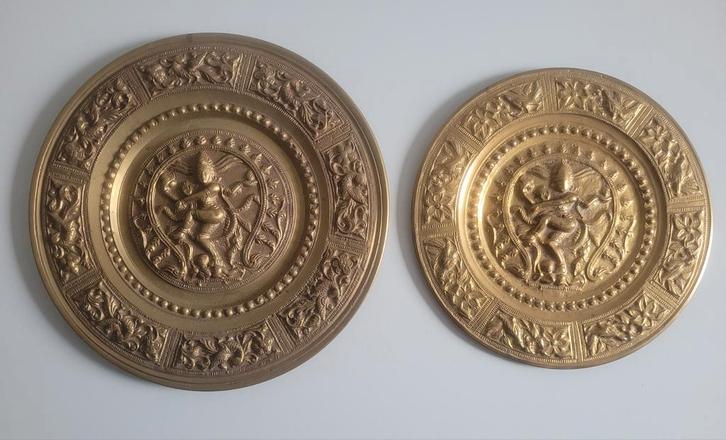 2 wandborden dansende Shiva Nataraja hindoedans borden, Antiek en Kunst, Kunst | Niet-Westerse kunst, Ophalen of Verzenden