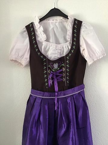 Oktoberfest jurk beschikbaar voor biedingen