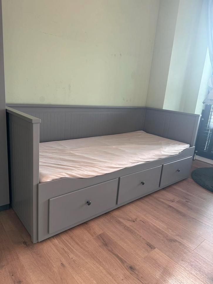 Ikea Hemnes Bed & Kast NIEUWSTAAT!  Exclusief Matras, Huis en Inrichting, Kasten | Kledingkasten, Gebruikt, 200 cm of meer, 100 tot 150 cm