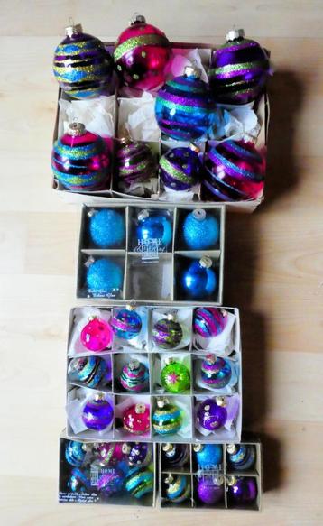 Home Styling gekleurde glazen kerstballen – kleurrijke set beschikbaar voor biedingen