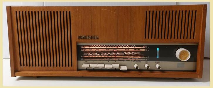 Radio Loewe Opta - Moderna 82032. 1966/68. Prijs bieden, Antiek en Kunst, Antiek | Tv's en Audio, Ophalen of Verzenden
