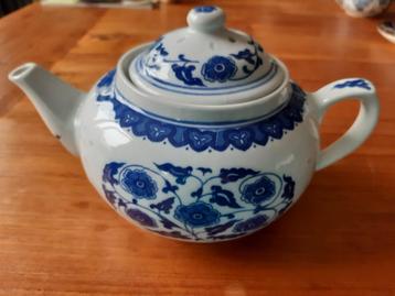 Chinees porseleinen theepot (Jingdezhen)  beschikbaar voor biedingen