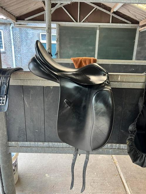 Anky Dressuurzadel 17,5 inch – verwisselbare boom, Dieren en Toebehoren, Paarden en Pony's | Zadels, Zo goed als nieuw, Dressuur