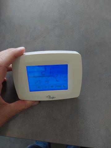 Slimme Thermostaat - Gebruikt beschikbaar voor biedingen