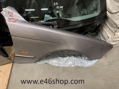 BMW E39 SEDAN TOURING VOORSPATBORD ASPENSILBER RECHTS, Auto-onderdelen, Carrosserie en Plaatwerk, Spatbord, BMW, Gebruikt, Ophalen of Verzenden