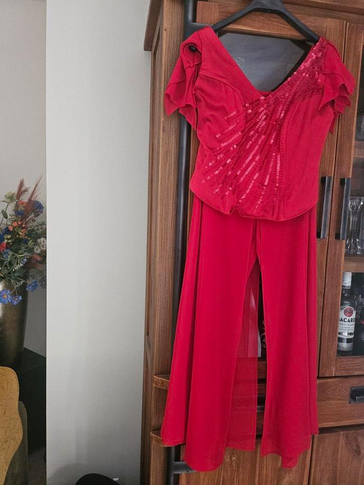 Mooi broekpak wijnrood maat 40, Kleding | Dames, Jumpsuits, Zo goed als nieuw, Maat 38/40 (M), Rood, Ophalen of Verzenden