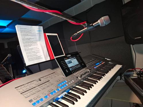 Yamaha Tyros 5 zgan met;, Muziek en Instrumenten, Keyboards, Zo goed als nieuw, 76 toetsen, Yamaha, Aanslaggevoelig, Met standaard