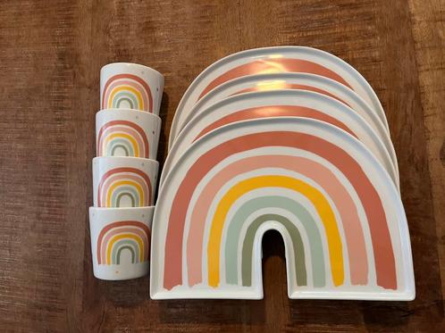 H&m home regenboog servies, Huis en Inrichting, Keuken | Servies, Zo goed als nieuw, Kop(pen) en/of Schotel(s), Overige stijlen