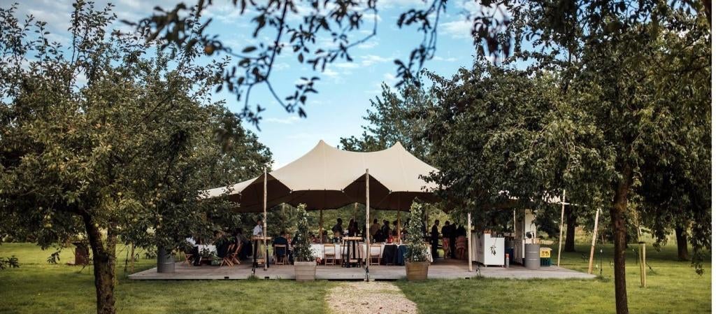 Sfeervolle zandkleurige stretchtent te huur 10mx28,5m, Ophalen, Zo goed als nieuw, Overige