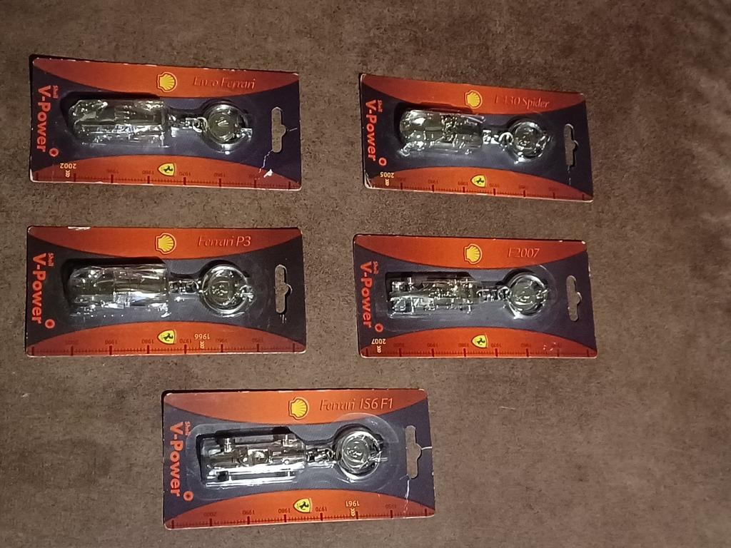 V power shell sleutelhangers auto Ferrari, Ophalen of Verzenden, Nieuw, Transport