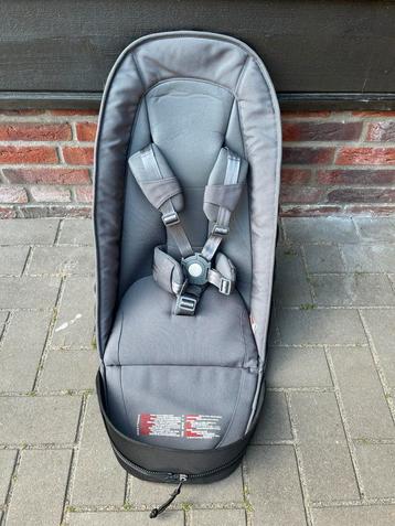 Joolz Geo 2 bekleding en  verkleiner Day beschikbaar voor biedingen