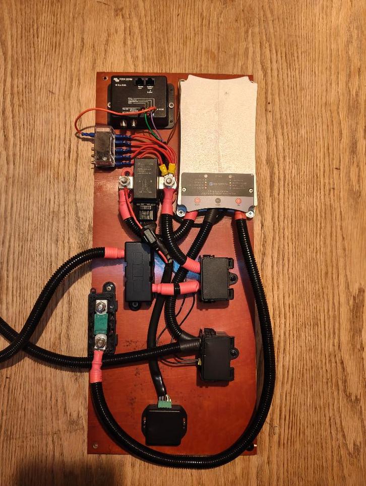 Inbouwset voor opladen huishoudaccu camper/boot Victron, Auto diversen, Overige Auto diversen, Ophalen