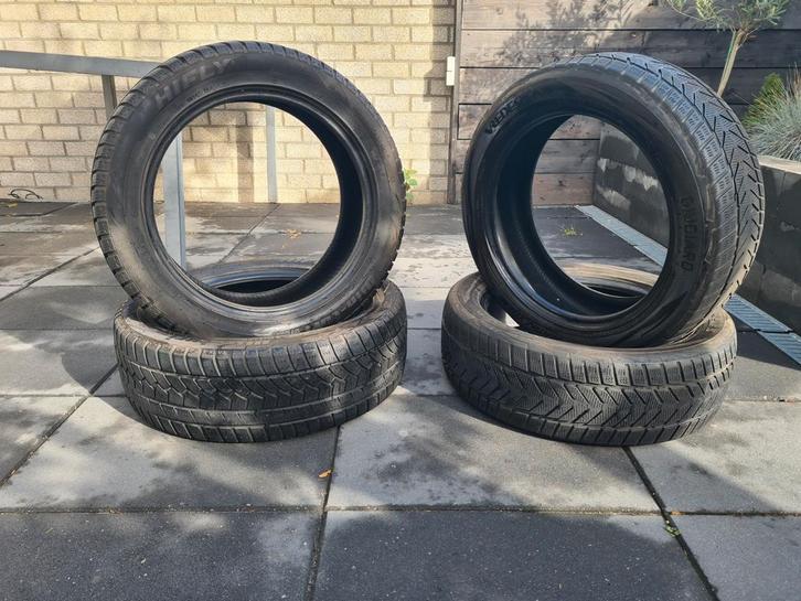Winterbanden 215/55 R18 - Zo goed als nieuw!, Auto-onderdelen, Banden en Velgen, Banden en Velgen, Winterbanden, 18 inch, 215 mm