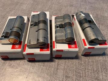 DOM RN Cilindersloten Set skg 2 beschikbaar voor biedingen