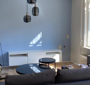 IKEA Besta tv meubel met eiken toppaneel