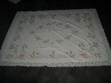Tafelkleed, handgeborduurd, vintage beschikbaar voor biedingen