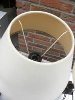 Tafellampen met voet van keramiek en crème kap, voorzien van, Huis en Inrichting, Lampen | Tafellampen, Ophalen of Verzenden, 'T Olde Gre-j