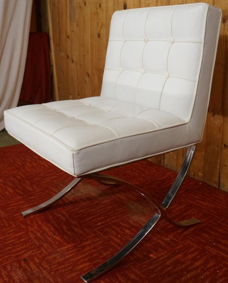 Bauhaus Luxe Berlin Barcelona Chair Witte RVS eetkamerstoel, Huis en Inrichting, Fauteuils, Gebruikt, Leer, Metaal, 50 tot 75 cm