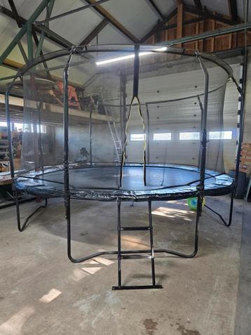 Salta Trampoline - Springplezier! Rond 4,27 beschikbaar voor biedingen