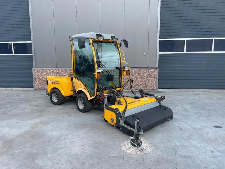 Belas Transpro 3440 HST werktuigen drager veegmachine, Zakelijke goederen, Machines en Bouw | Onderhoud en Reiniging