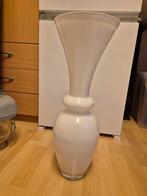 Prachtige mooie hoge witte vaas, Huis en Inrichting, Woonaccessoires | Vazen, Ophalen, Zo goed als nieuw, Wit, Minder dan 50 cm