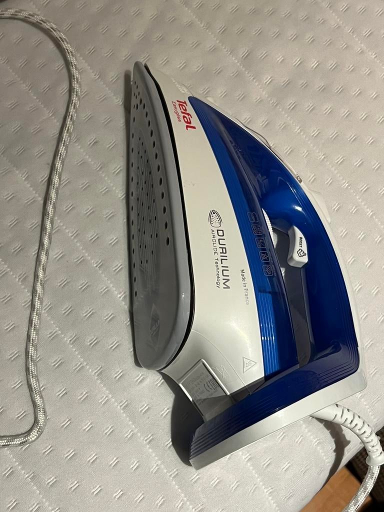 Tefal easygliss strijkijzer, Witgoed en Apparatuur, Strijkijzers en Strijkplanken, Ophalen of Verzenden, Zo goed als nieuw, Strijkijzer met snoer