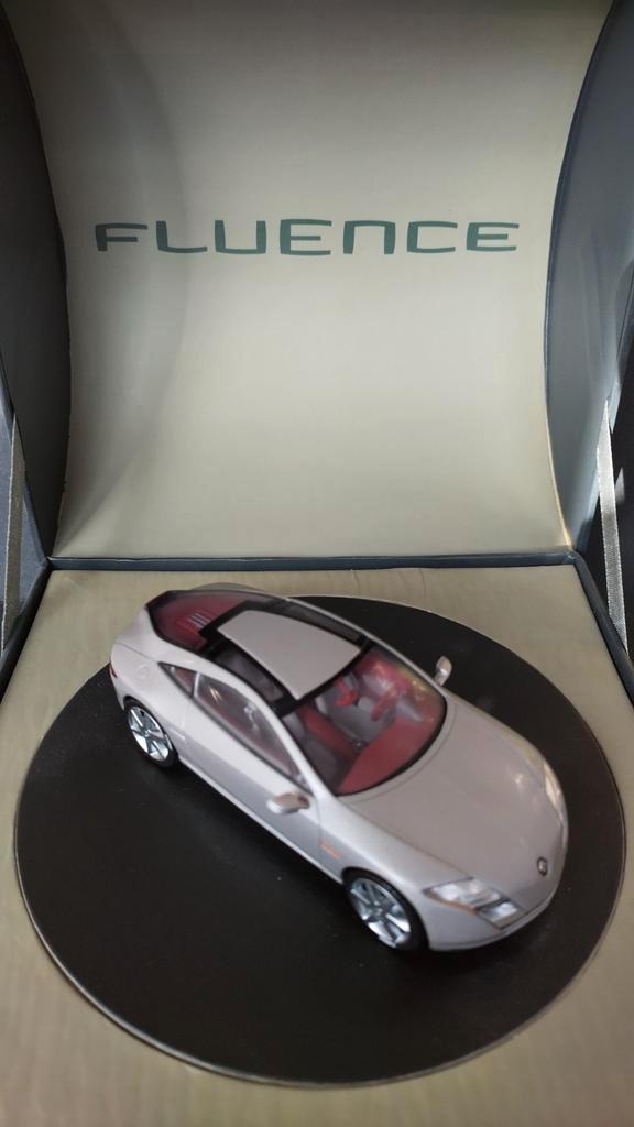 Renault Fluence Concept 1:43 Norev Coffret Pol, Hobby en Vrije tijd, Modelauto's | 1:43, Nieuw, Auto, Norev, Verzenden