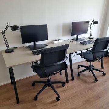 Ikea Trotten bureau inclusief goede stoelen en bureaulampen beschikbaar voor biedingen