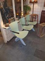 Kunststof wachtkamer bankje, Kunststof, Gebruikt, Overige kleuren, Drie