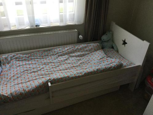 Petite Amelie bed 160 x 77 cm wit, Kinderen en Baby's, Kinderkamer | Bedden, Zo goed als nieuw, 160 tot 180 cm, 70 tot 85 cm, Lattenbodem