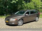 Volvo V70 1.6 T4 Nordic+ Dealer onderhouden, 4 cilinders, Bruin, Traction-control, 1600 kg