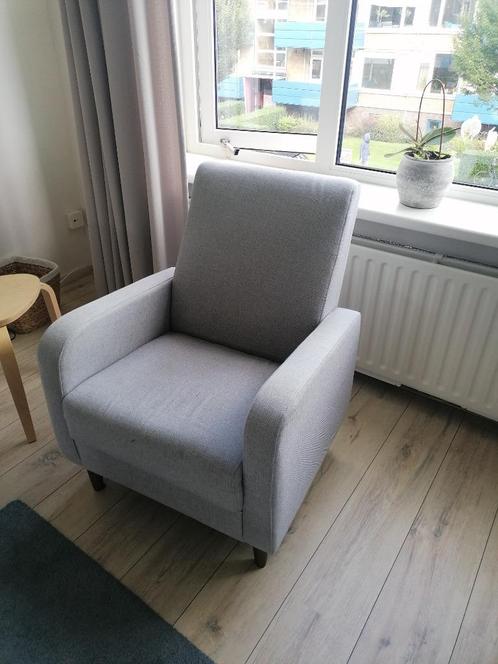 Woonkamer stoel grijswit, Huis en Inrichting, Stoelen, Gebruikt, Eén, Overige materialen, Grijs, Ophalen