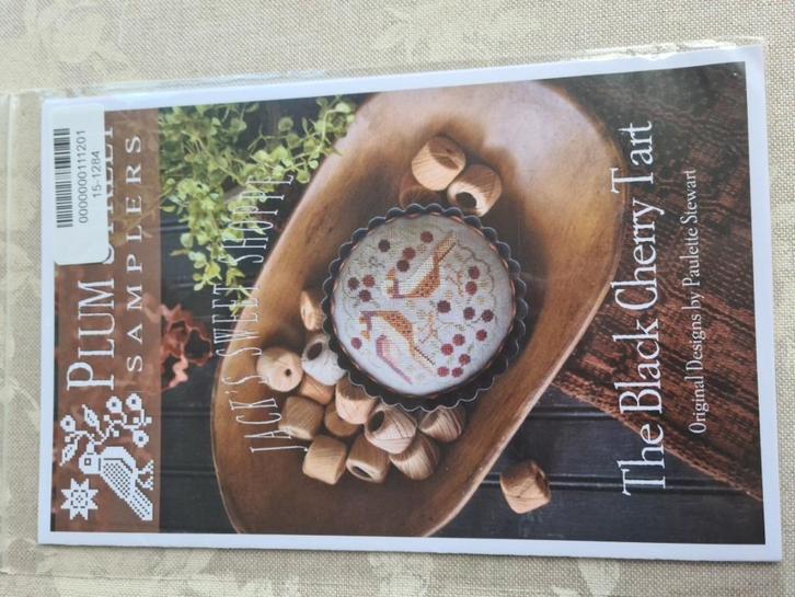 borduurpatronen Plum Street Samplers, Hobby en Vrije tijd, Borduren en Borduurmachines, Zo goed als nieuw, Patroon, Handborduren