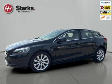 Volvo V40 1.6 T3 Momentum 150 PK NIEUWE DISTRIBUTIERIEM NAVI beschikbaar voor biedingen