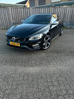 Volvo V60 T3 R-design 150pk Start/stop 2013 Zwart ORG NL NAP, Voorwielaandrijving, 1596 cc, 74 €/maand, 4 cilinders