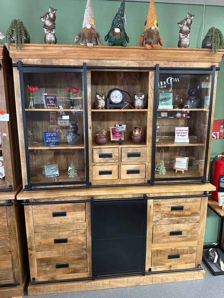 Mango Houten buffetkast met schuifdeuren, Huis en Inrichting, Kasten | Buffetkasten, Nieuw, 150 tot 200 cm, 25 tot 50 cm, Met lade(s)