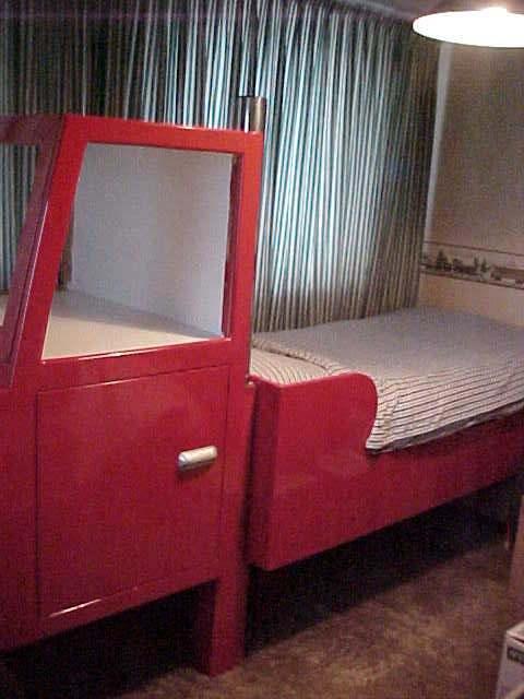 Autobed  Ferrari-rood, Kinderen en Baby's, Kinderkamer | Bedden, Zo goed als nieuw, 180 cm of meer, 85 tot 100 cm, Ophalen