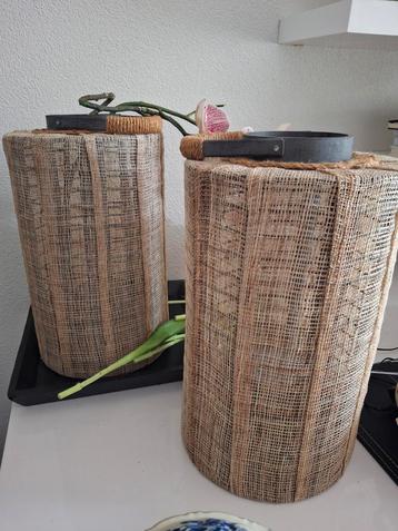 2 Windlichten van natuurlijk materiaal beschikbaar voor biedingen