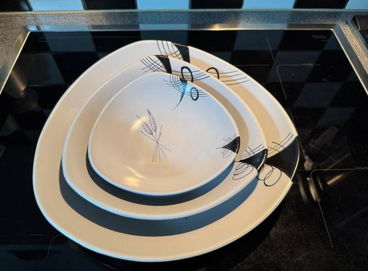 Vintage schalenset Flora Gouda Capri 1001 1002 1003 schaal, Antiek en Kunst, Antiek | Schalen, Ophalen of Verzenden