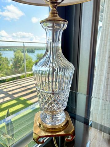 Crystal lamp with white lamp shade beschikbaar voor biedingen