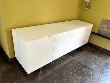 Witte MDF kast 210  57  75 cm beschikbaar voor biedingen