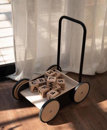 Ongebruikte design babywalker loopkar wandelwagen beschikbaar voor biedingen