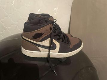 Air Jordan 1 mid Mocca beschikbaar voor biedingen