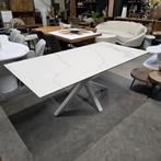 Eettafel Argo Iron Moss Keramiek, kleur Wit van Kave Home, Ophalen